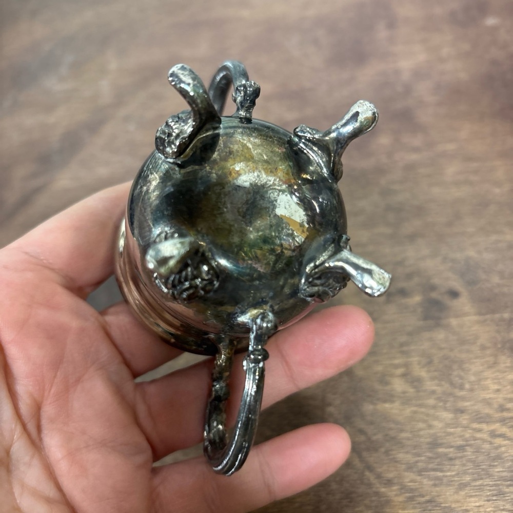 Elegant Mini Silver Plated Sugar Bowl with Lid - Picture 4 of 5